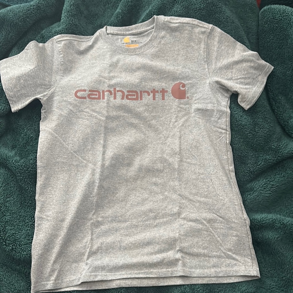 Women’s Carhartt shirt sleeve shirt